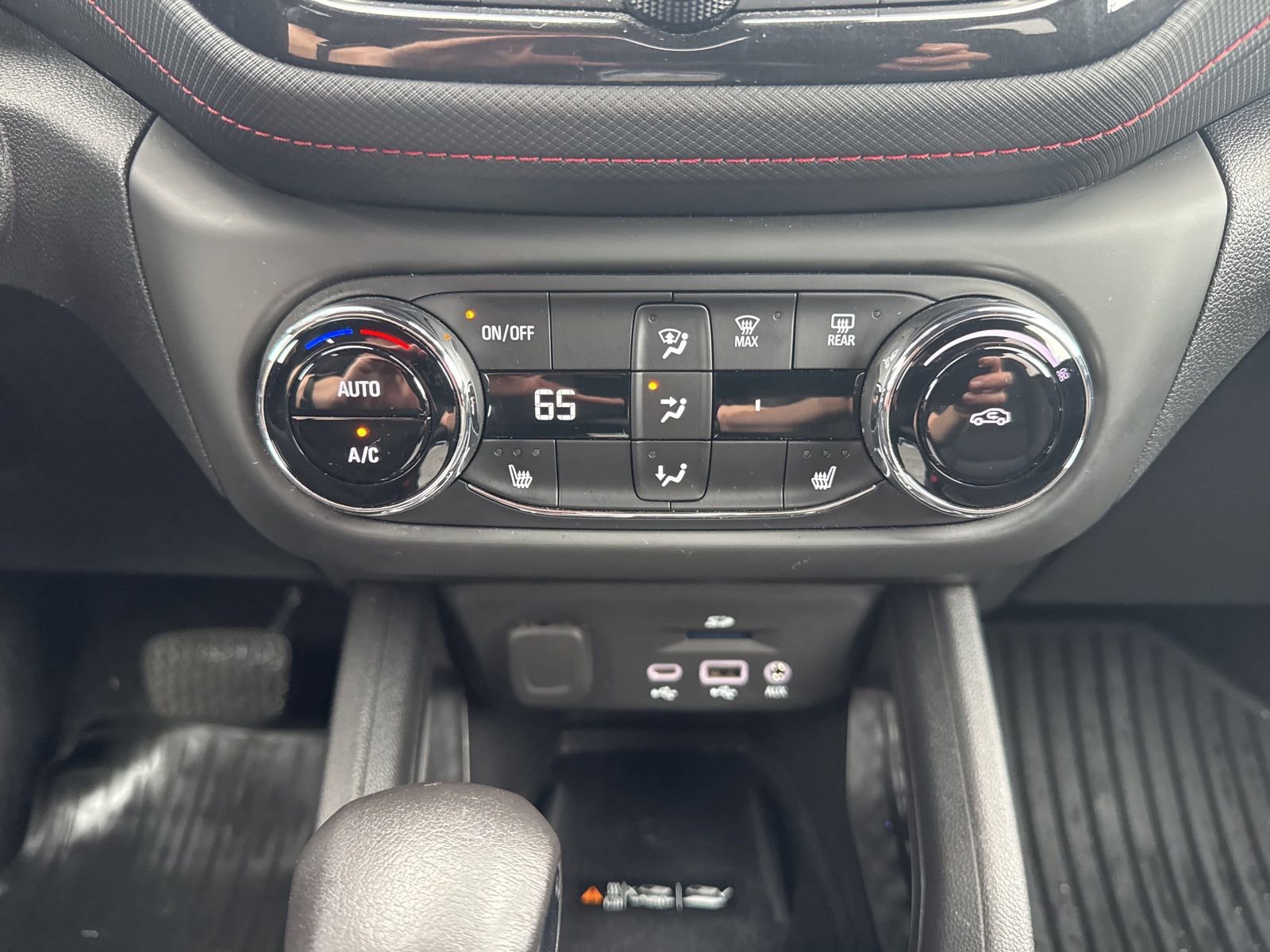 Used 2022 Chevrolet TrailBlazer RS w/ Technology Package image 31