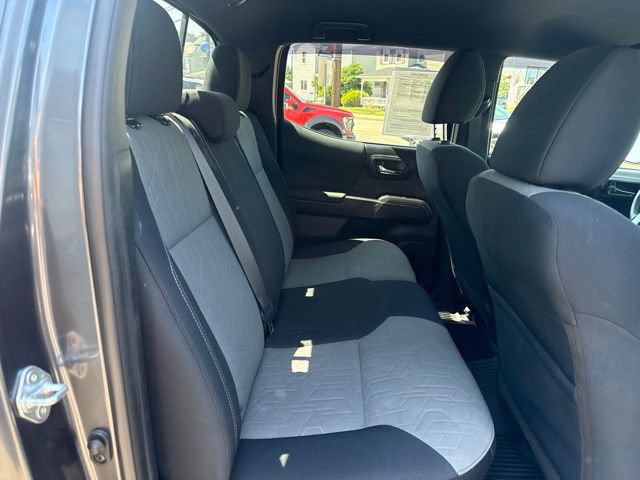 Used 2021 Toyota Tacoma TRD Sport w/ Technology Package AWD/4WD image 34