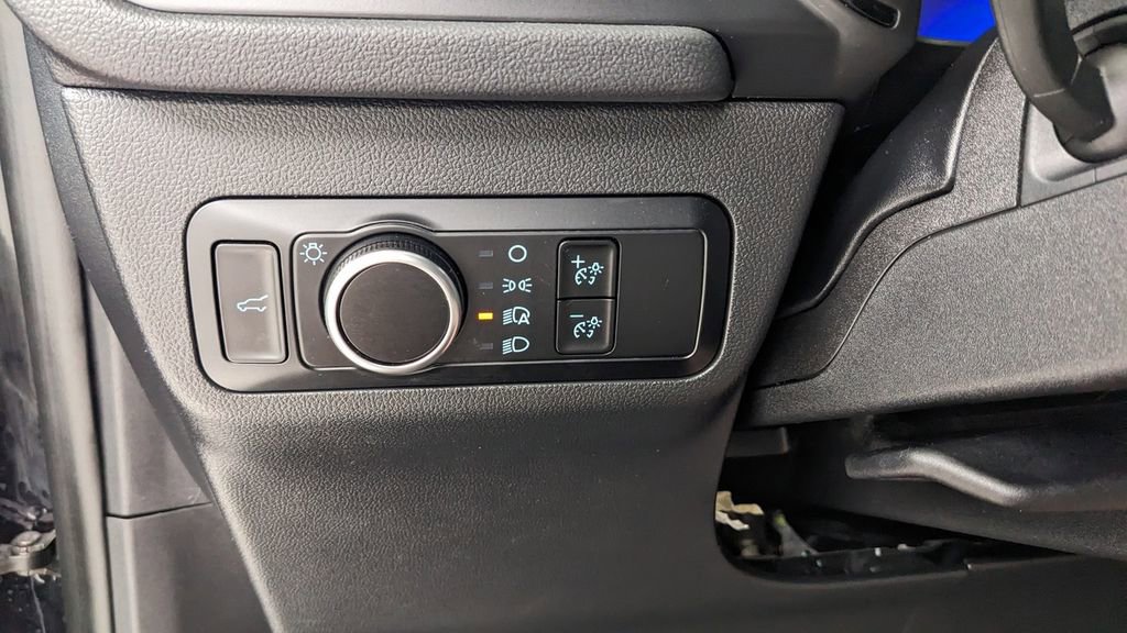 Certified 2024 Ford Escape ST-Line w/ Cold Weather Package FWD image 21