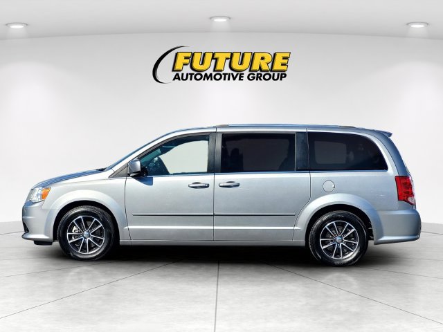 Used 2017 Dodge Grand Caravan SXT FWD image 7
