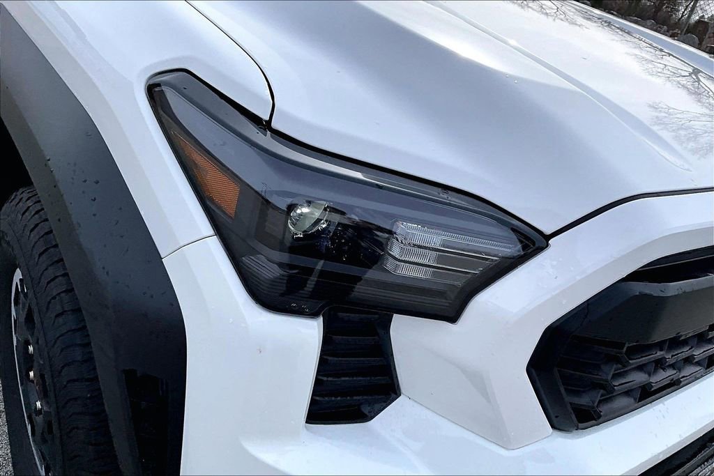 Used 2025 Toyota Tacoma TRD Off-Road AWD/4WD image 27
