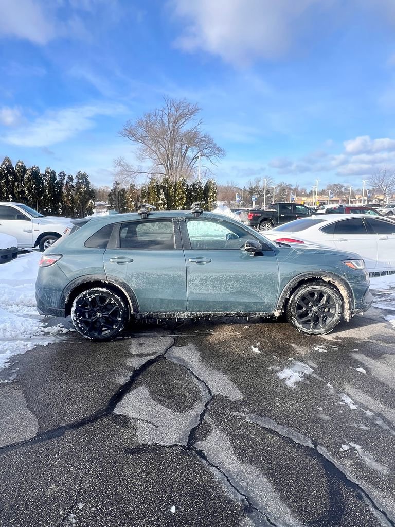 Used 2024 Honda HR-V Sport image 4