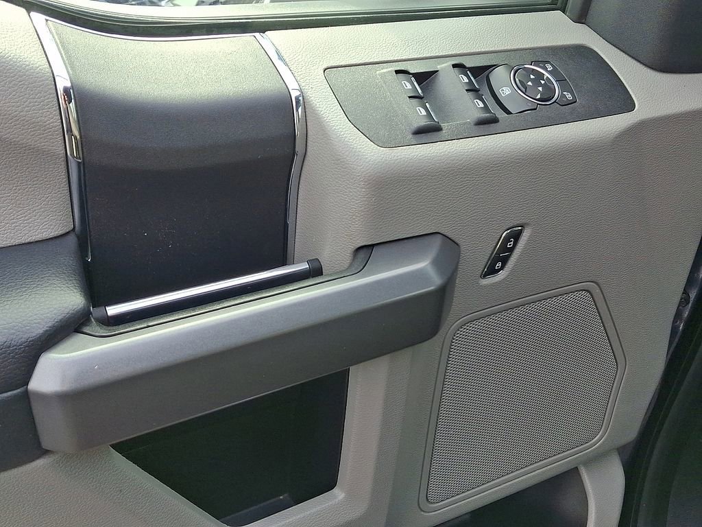 Certified 2017 Ford F250 XLT w/ XLT Value Package image 12