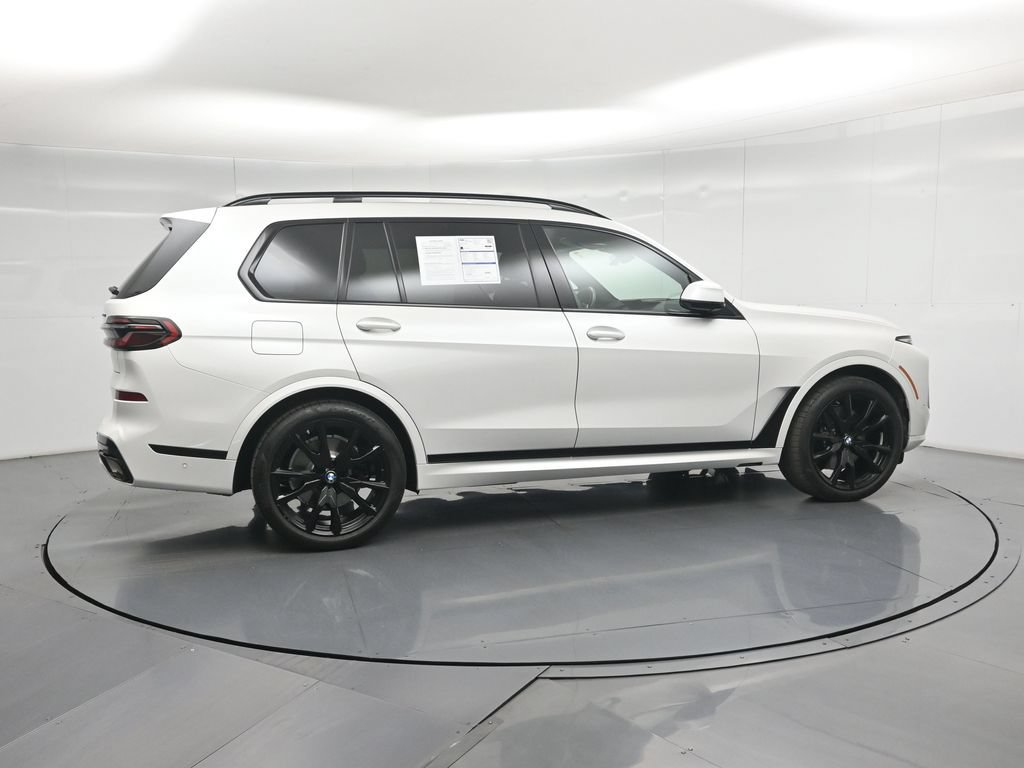 Used 2025 BMW X7 xDrive40i w/ M Sport Package AWD/4WD image 27