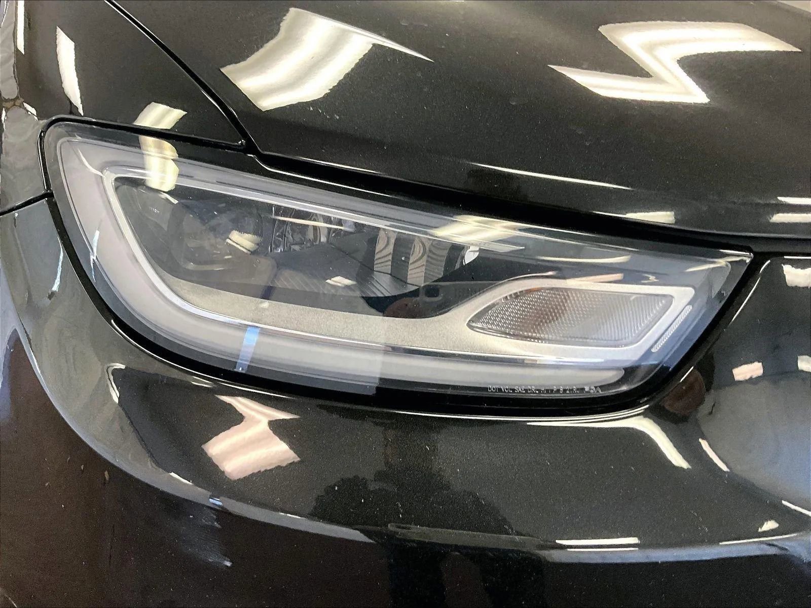 Used 2023 Chrysler Pacifica Limited FWD image 28