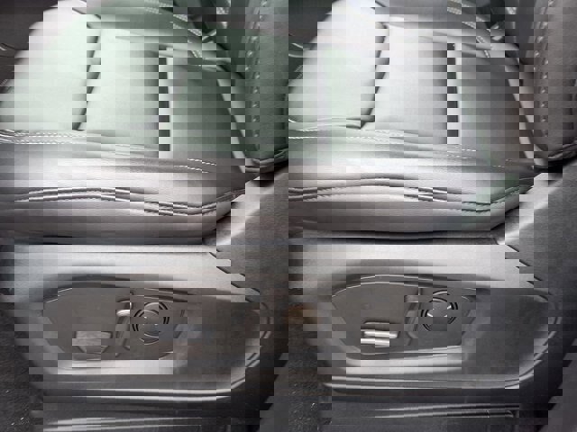 Certified 2023 Ford Explorer XLT w/ Equipment Group 202A image 7