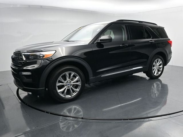 Certified 2023 Ford Explorer XLT w/ Equipment Group 202A AWD/4WD image 4