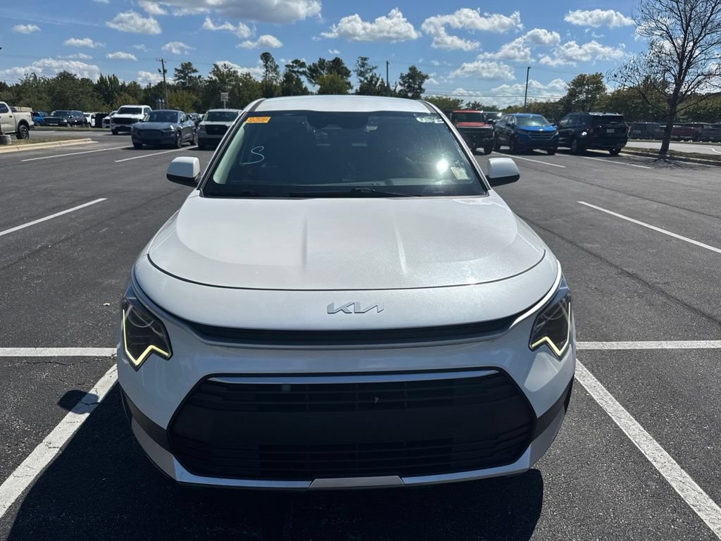 Used 2023 Kia Niro LX FWD image 3