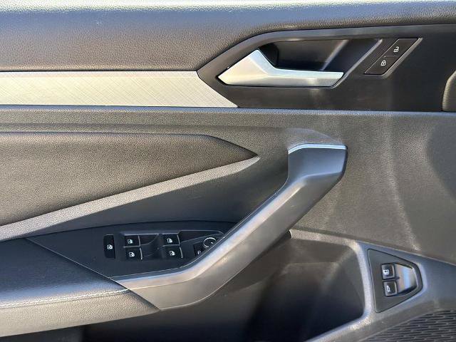 Used 2024 Volkswagen Jetta SE FWD image 21