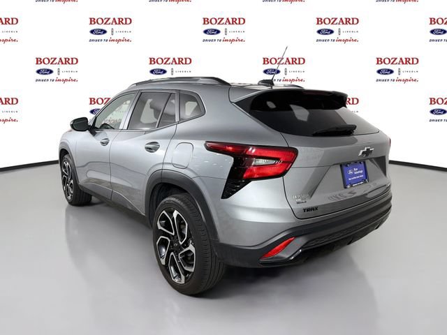 Used 2025 Chevrolet Trax RS w/ Driver Confidence Package FWD image 6