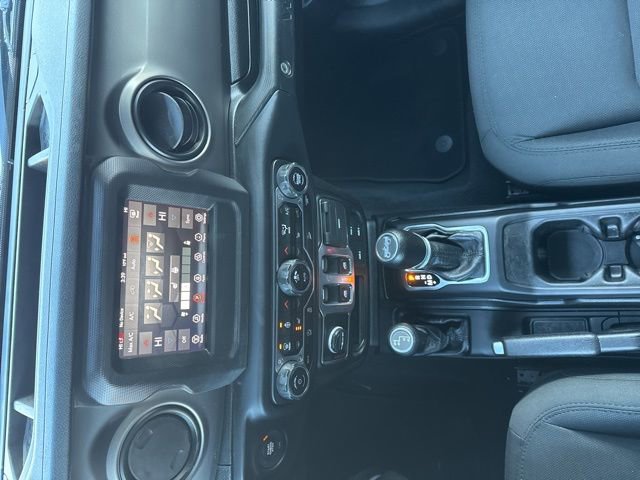 Used 2019 Jeep Wrangler Sport S image 25