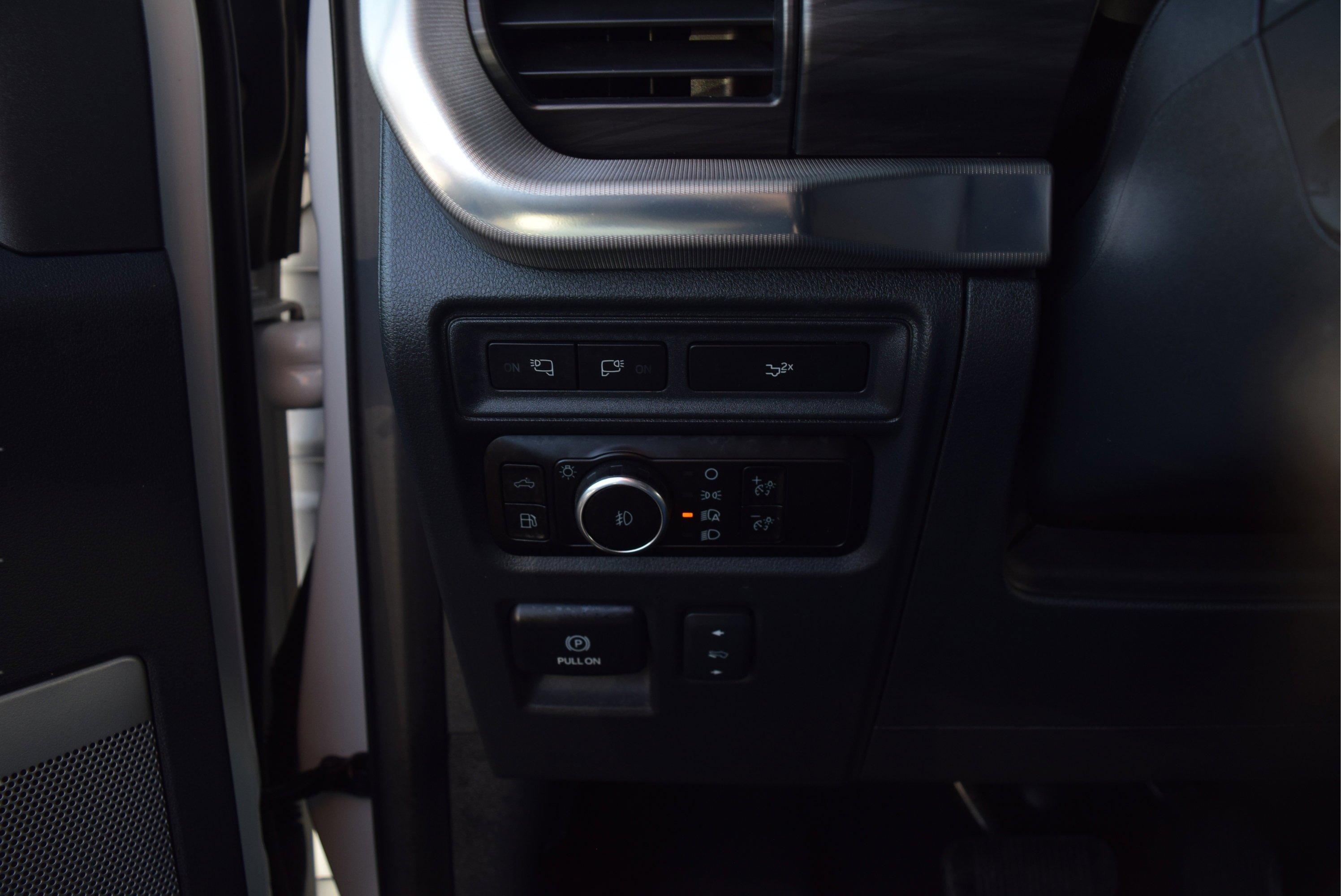 Certified 2024 Ford F150 Lariat w/ Mobile Office Package image 13