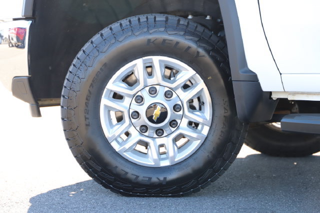 Used 2025 Chevrolet Silverado 2500 LT w/ Convenience Package AWD/4WD image 2