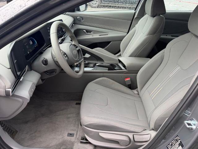 Used 2025 Hyundai Elantra Sport FWD image 11