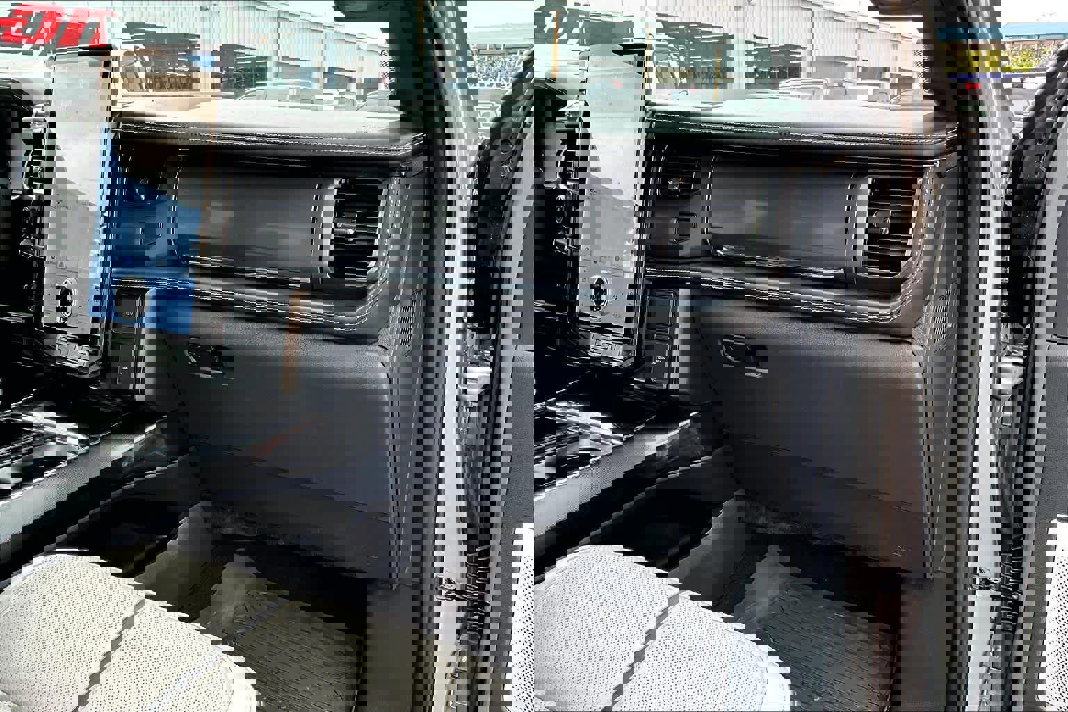 Certified 2025 Ford F150 Lightning Platinum image 19