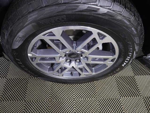 Certified 2025 Ford Expedition Active AWD/4WD image 32