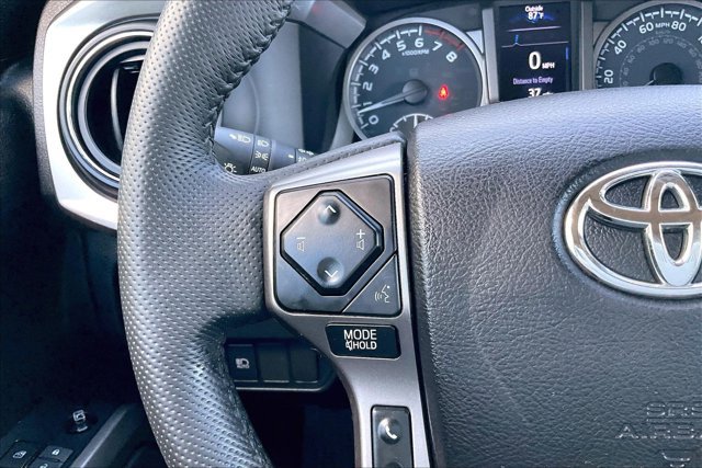 Used 2022 Toyota Tacoma SR5 AWD/4WD image 17