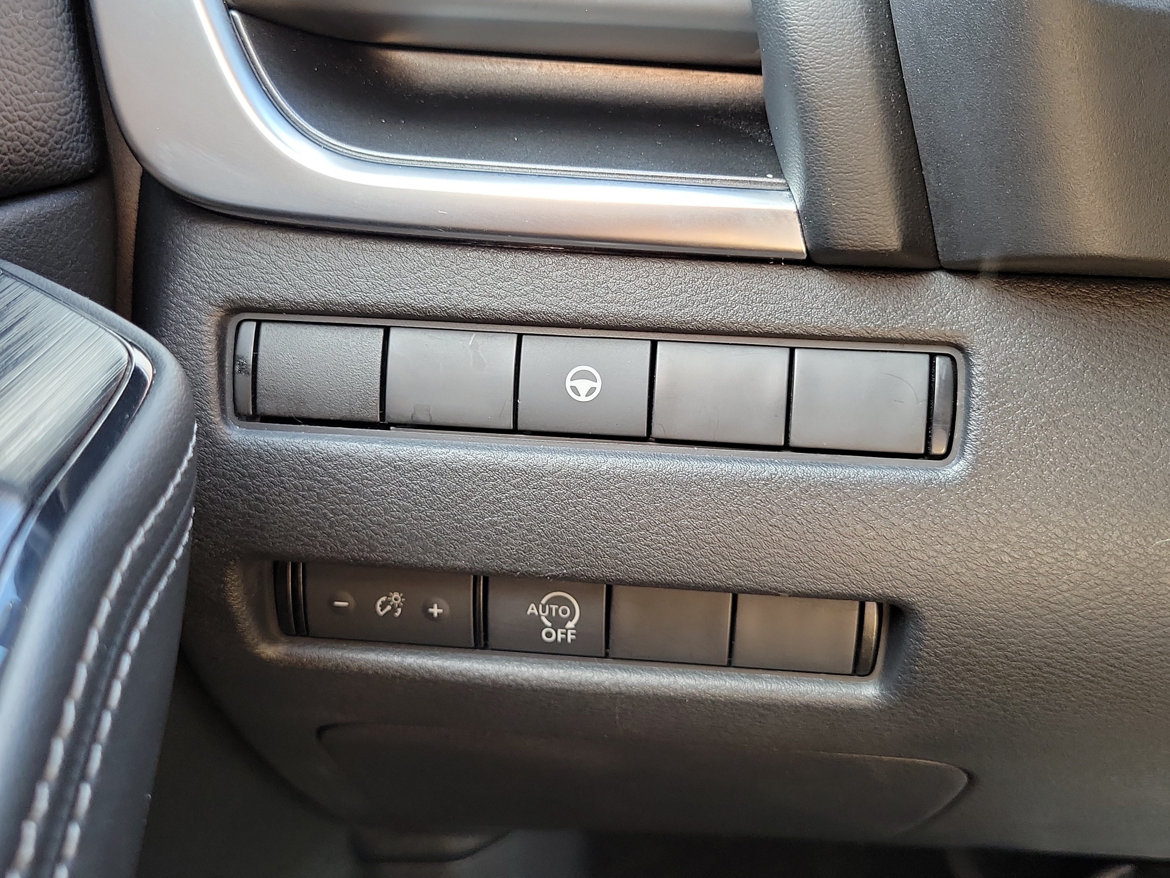 Used 2023 Nissan Rogue SV FWD image 28