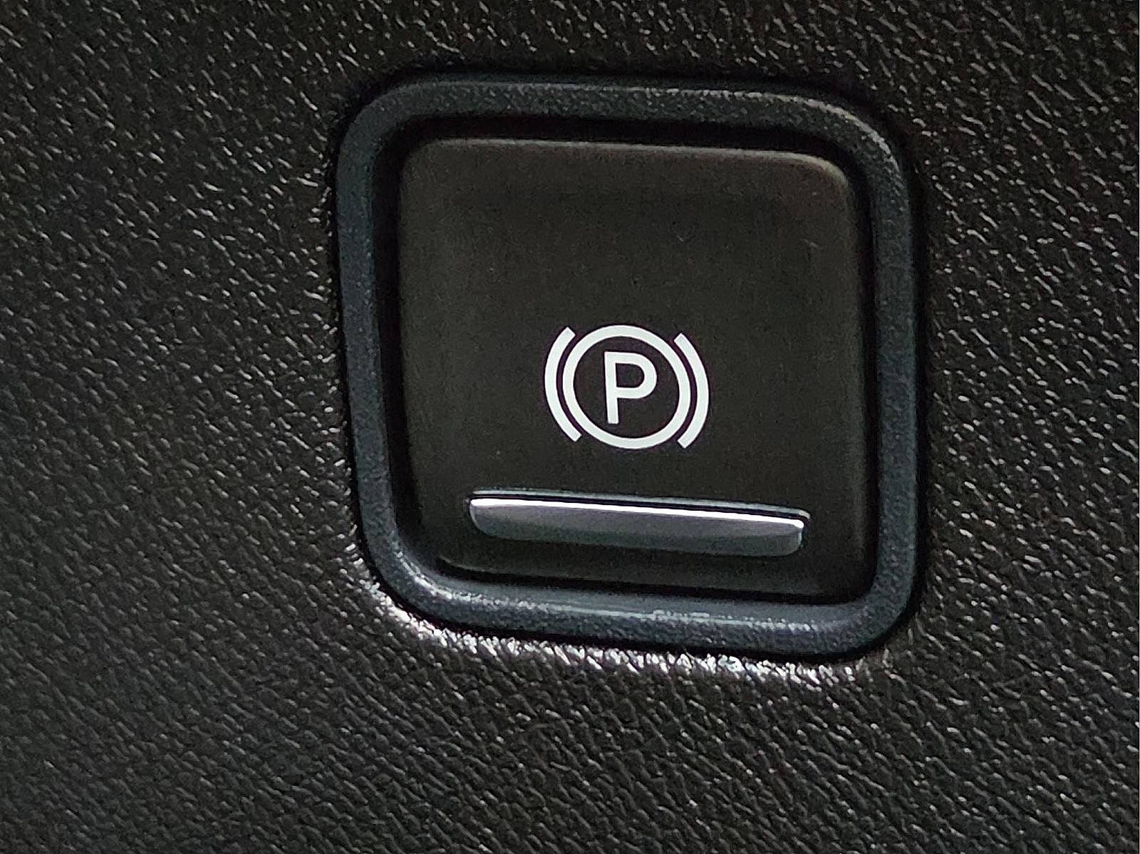 Used 2024 GMC Terrain AT4 w/ Tech Package image 21