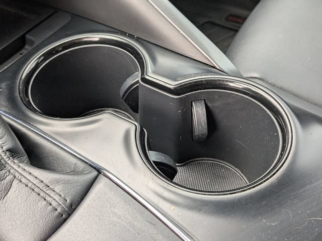 Used 2019 Toyota Camry SE FWD image 17