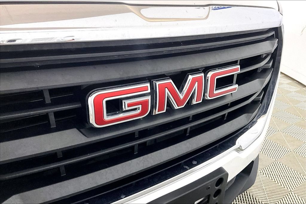 Used 2024 GMC Terrain SLE FWD image 23