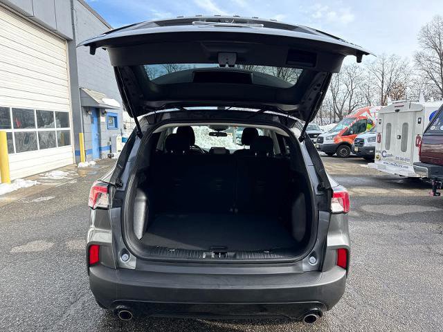 Certified 2022 Ford Escape SE w/ SE Sport Appearance Package image 11
