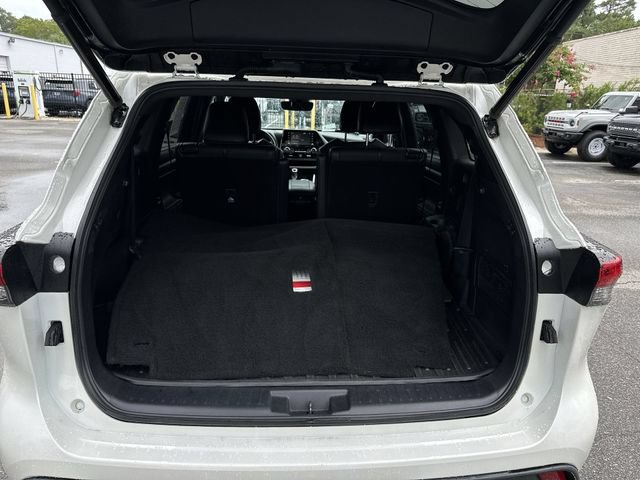 Used 2021 Toyota Highlander XSE FWD image 25