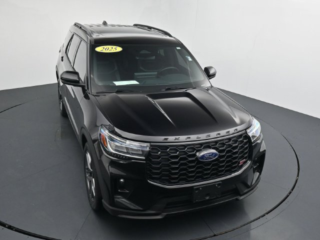 Certified 2025 Ford Explorer ST AWD/4WD image 27