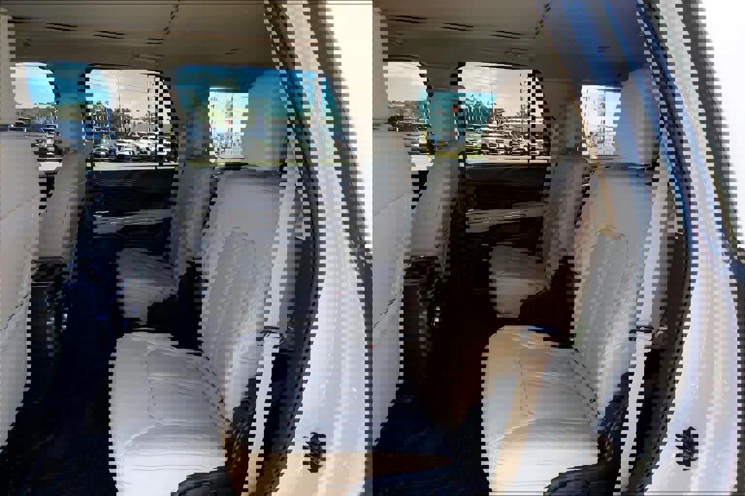 Certified 2024 Ford Expedition Platinum image 20