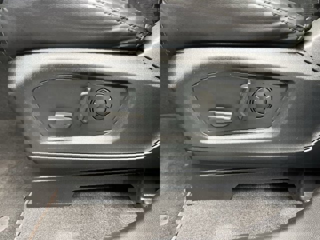 Certified 2023 Ford Explorer Platinum w/ Equipment Group 601A image 17