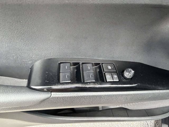 Used 2025 Toyota Camry LE FWD image 17