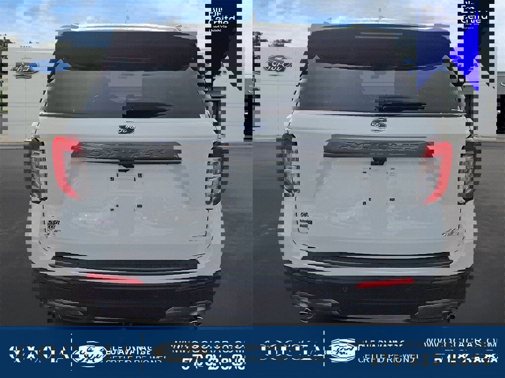 Certified 2022 Ford Explorer XLT w/ Equipment Group 202A image 5