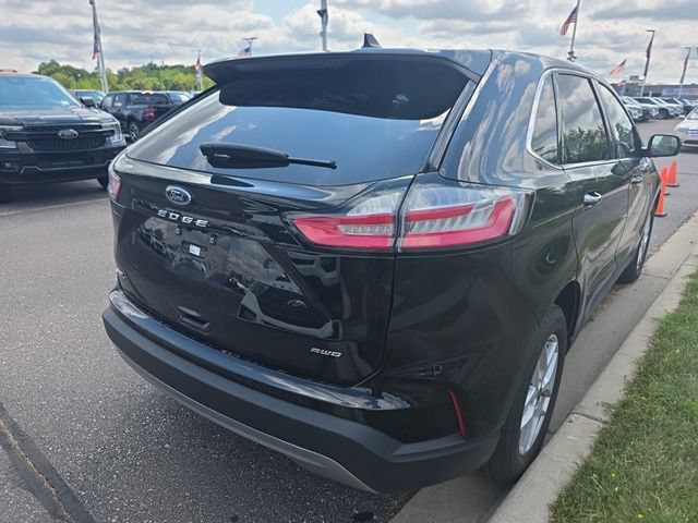 Certified 2024 Ford Edge SEL w/ Convenience Package AWD/4WD image 3