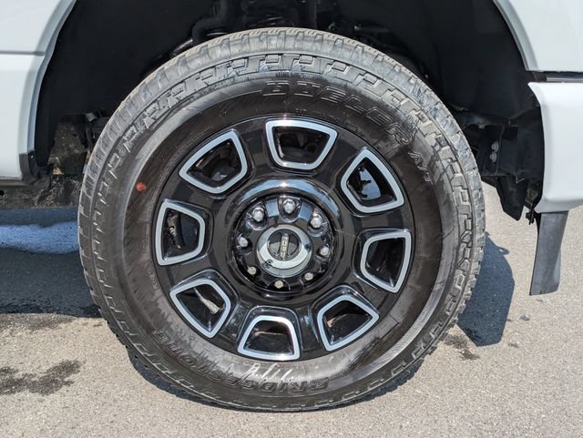 Certified 2025 Ford F350 Platinum w/ FX4 Off-Road Package AWD/4WD image 11