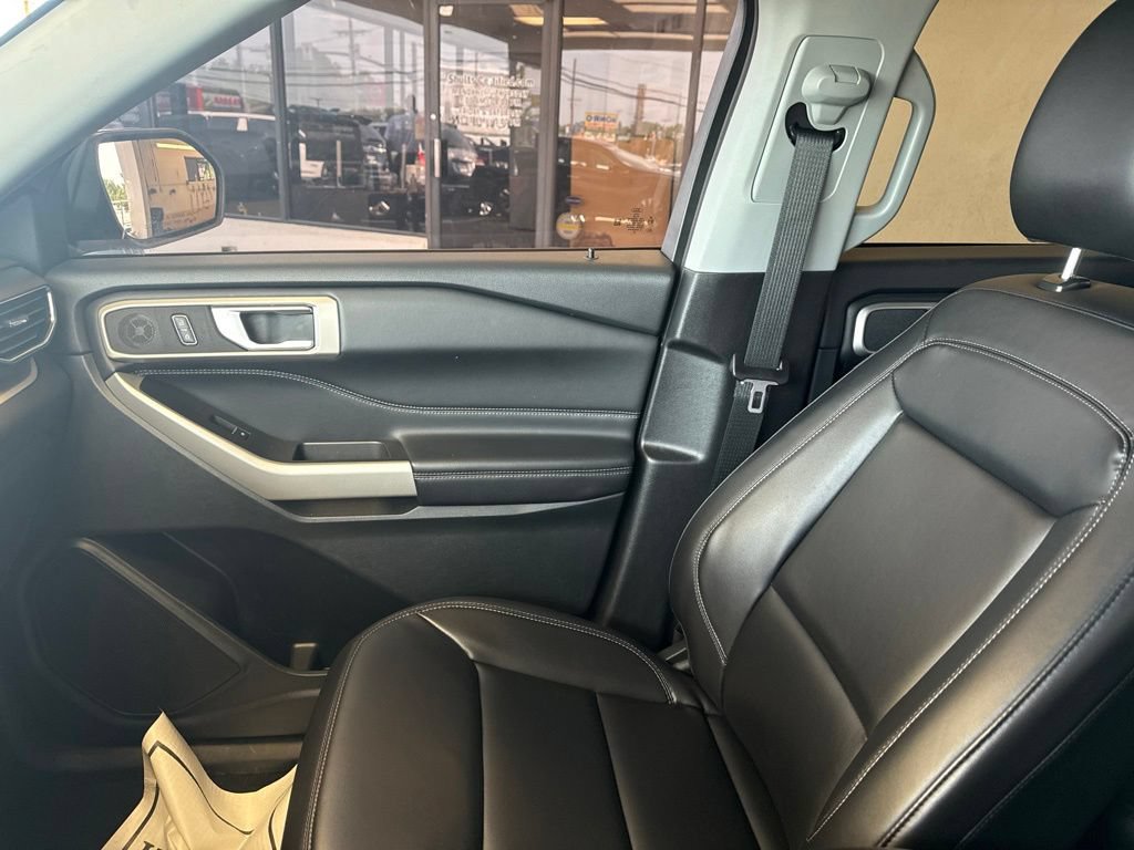 Certified 2023 Ford Explorer XLT w/ Equipment Group 202A AWD/4WD image 26
