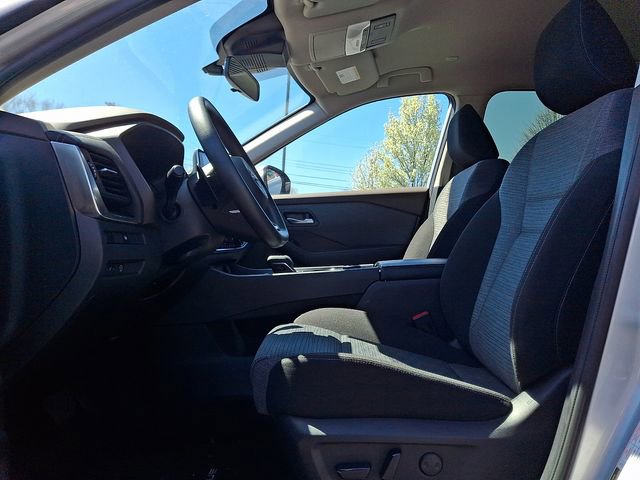 Used 2023 Nissan Rogue SV AWD/4WD image 14