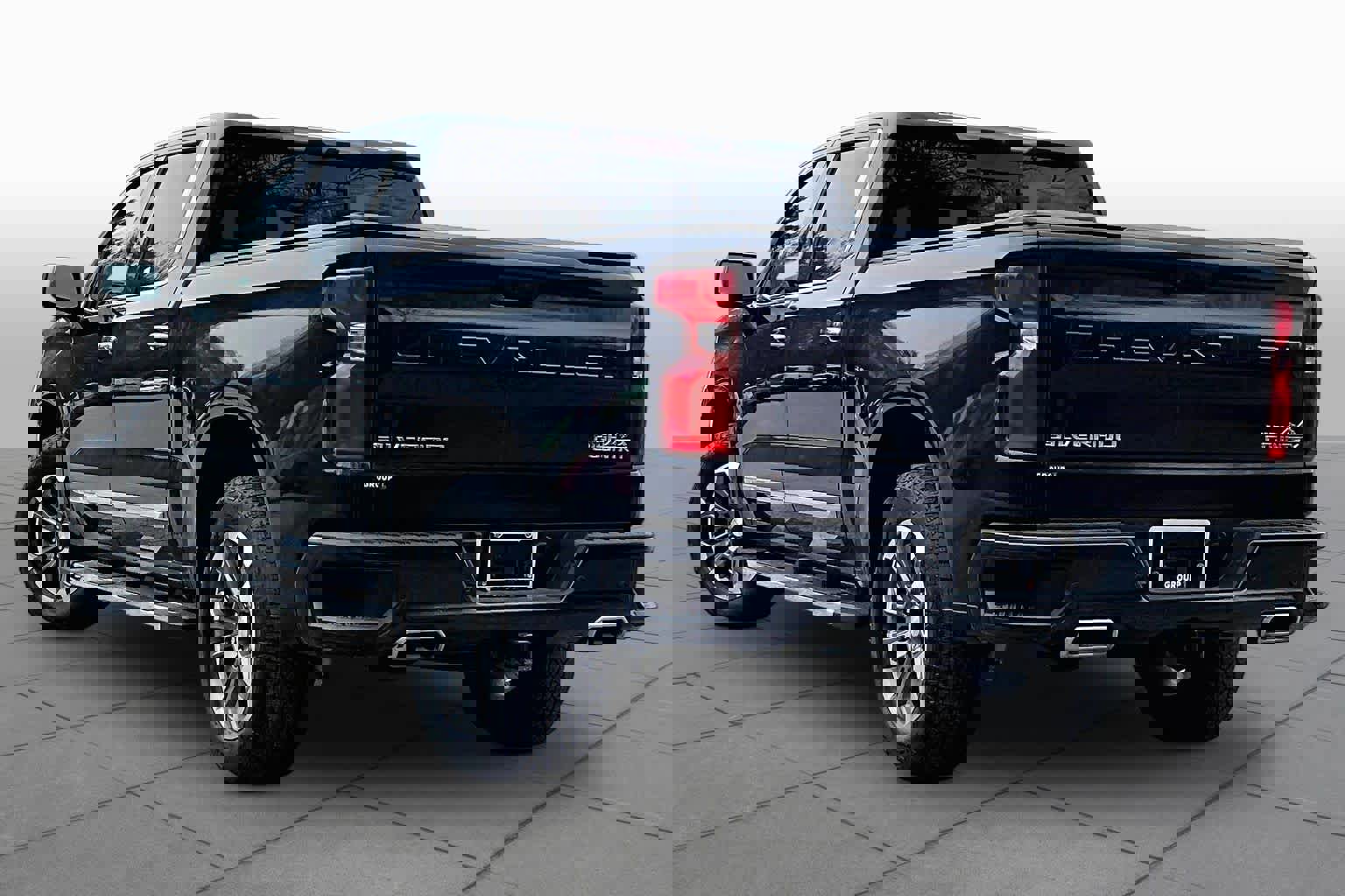 Used 2023 Chevrolet Silverado 1500 High Country w/ Z71 Off-Road Package AWD/4WD image 12