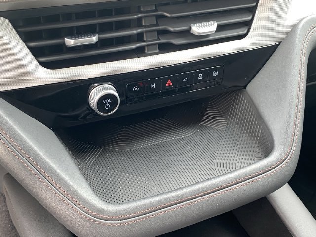 Certified 2025 Ford Explorer Active AWD/4WD image 29