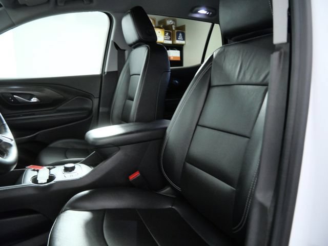 Used 2024 GMC Terrain SLT AWD/4WD image 16