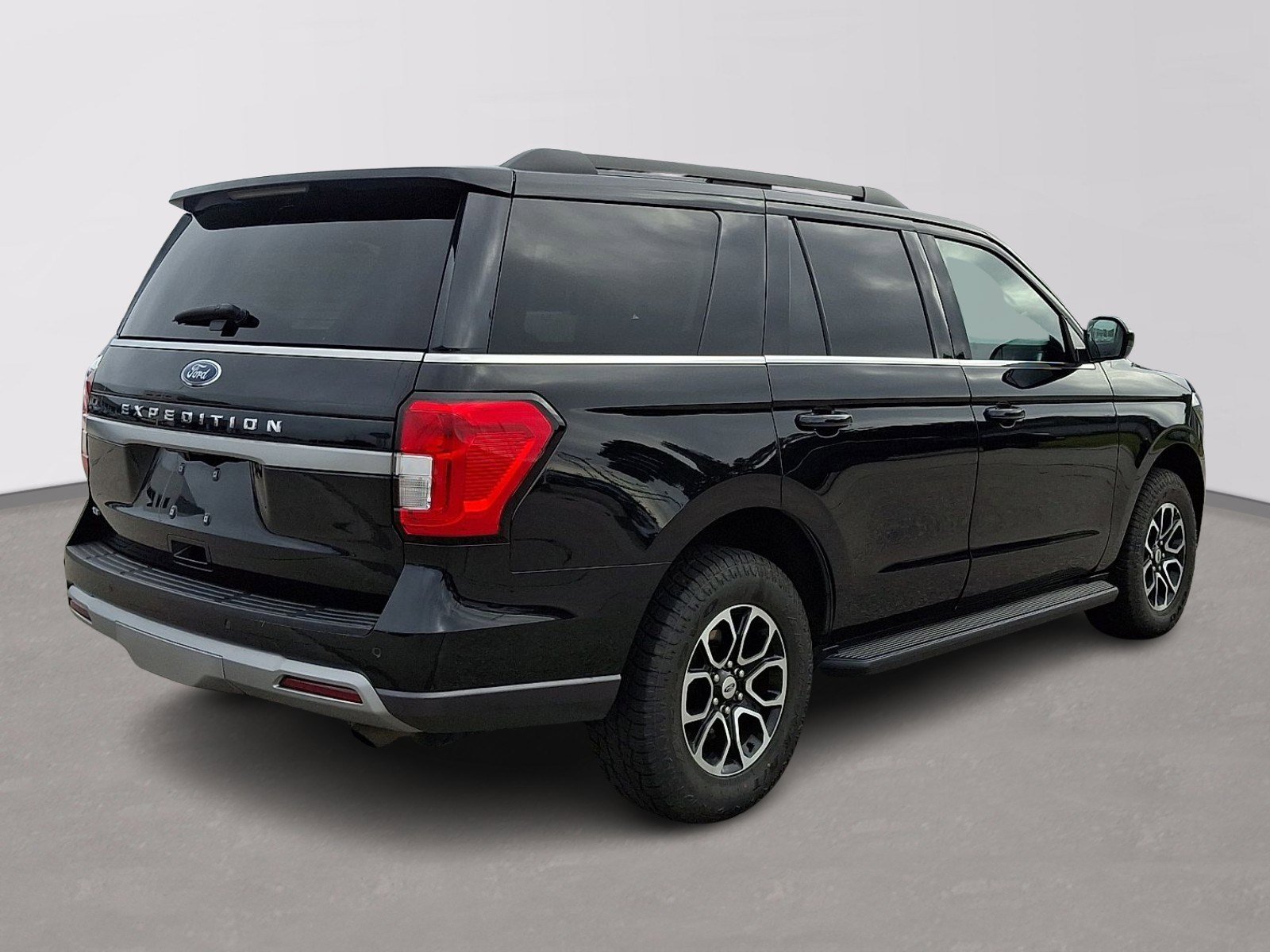 Certified 2024 Ford Expedition XLT AWD/4WD image 6