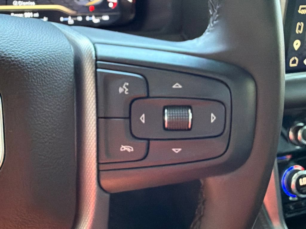Used 2023 GMC Yukon XL Denali AWD/4WD image 30
