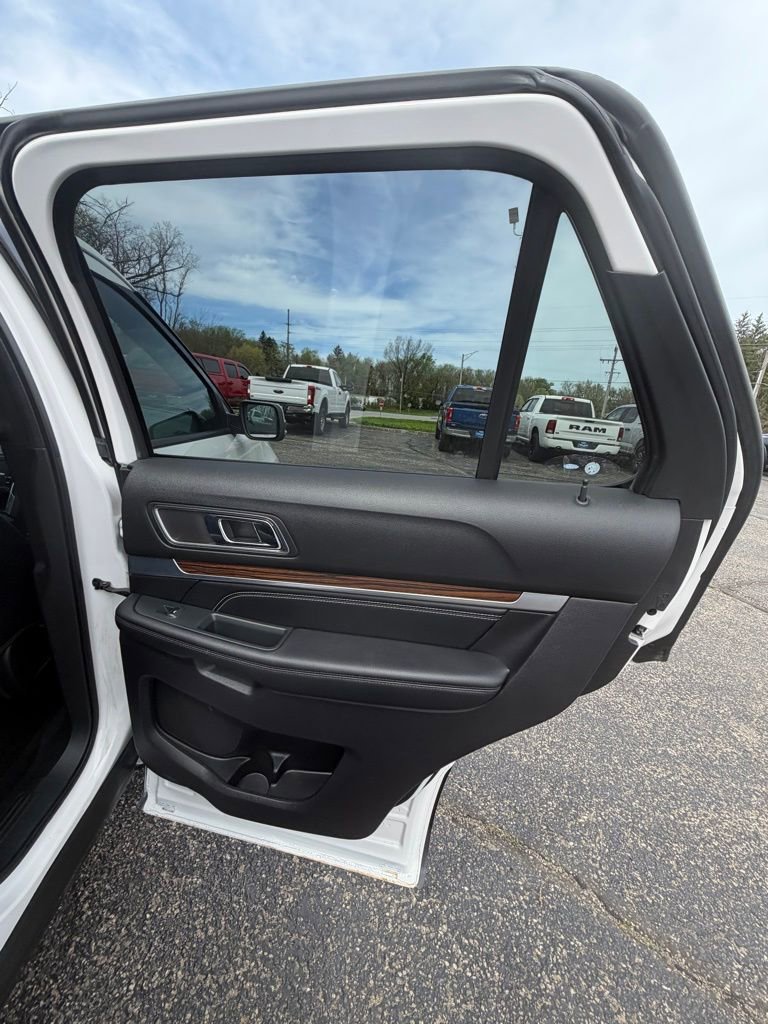 Certified 2019 Ford Explorer Limited w/ Class III Trailer Tow Package AWD/4WD image 13