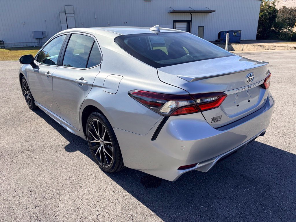 Used 2024 Toyota Camry SE FWD image 4