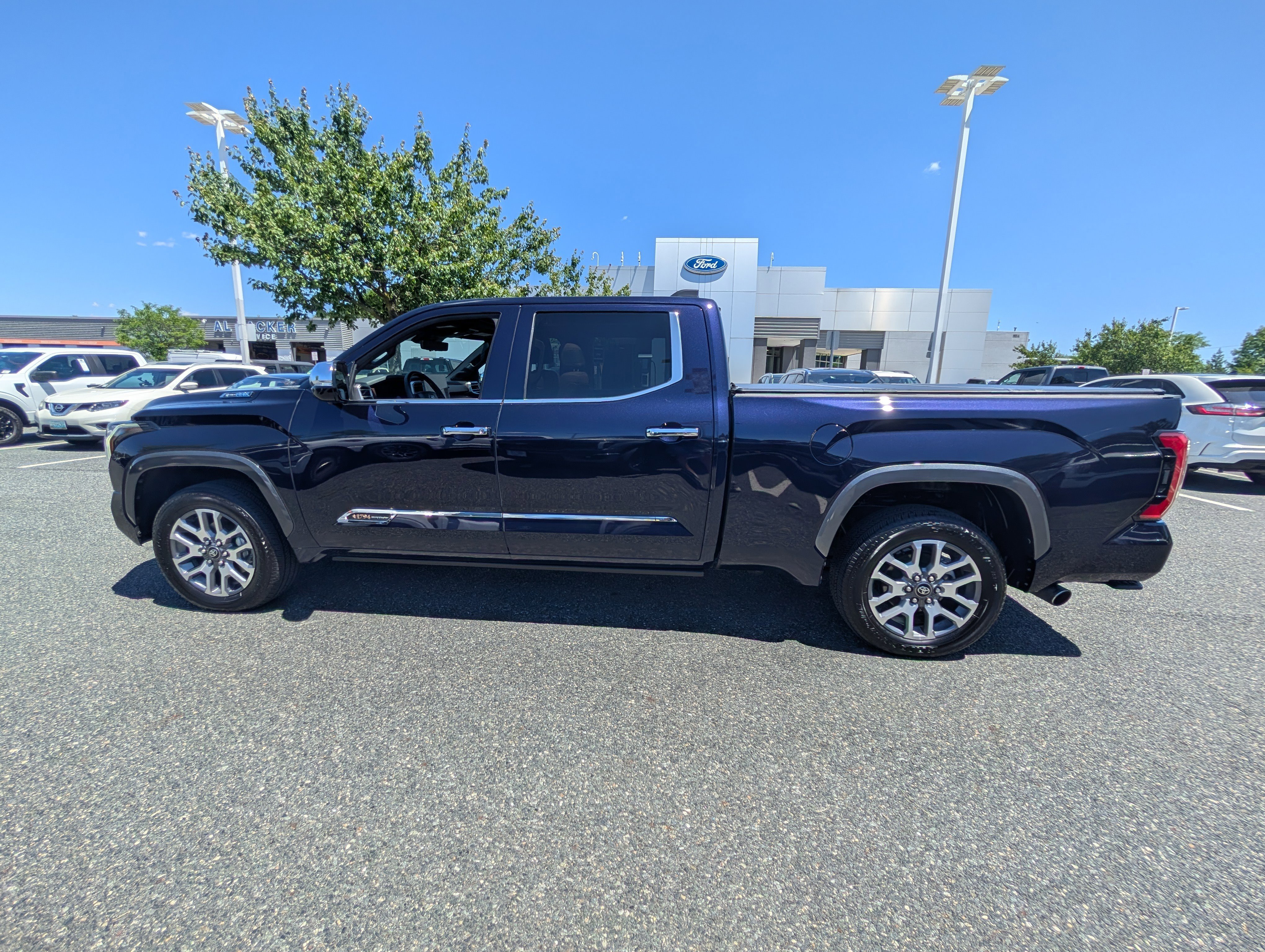 Used 2025 Toyota Tundra 1794 Edition w/ Tow Tech Package AWD/4WD image 6
