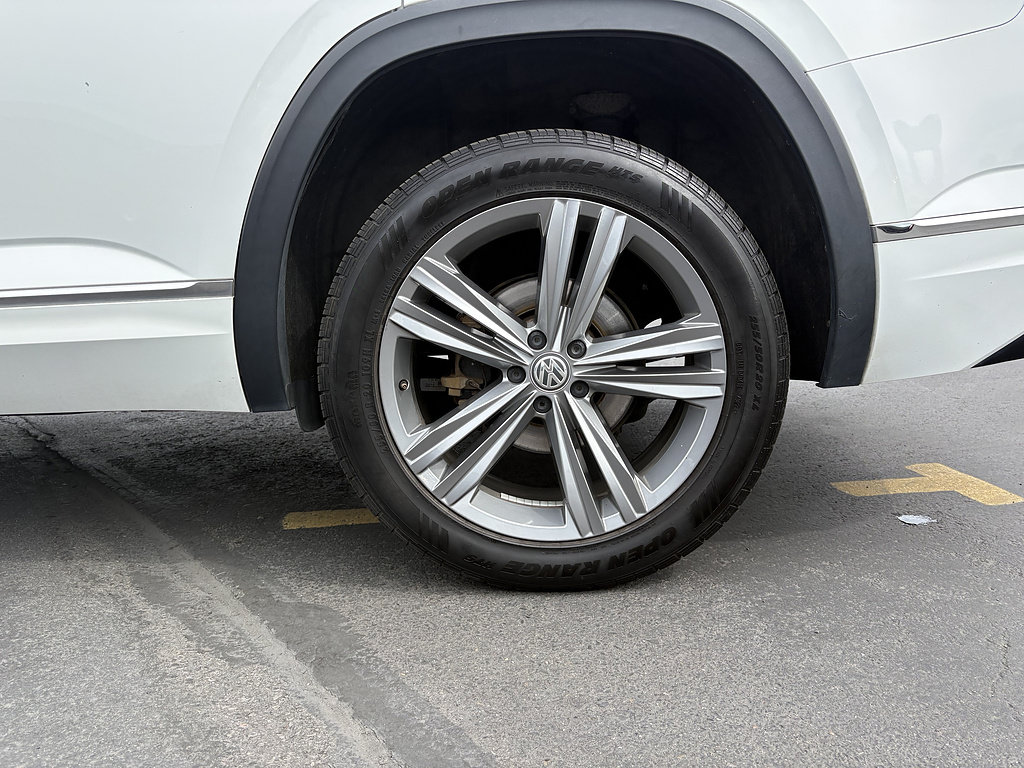 Used 2018 Volkswagen Atlas SEL w/ R-Line Package AWD/4WD image 14