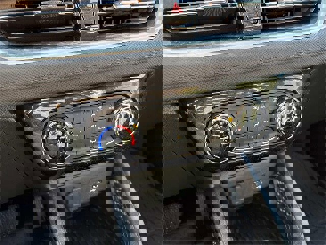 Used 2025 Chevrolet TrailBlazer LT image 34