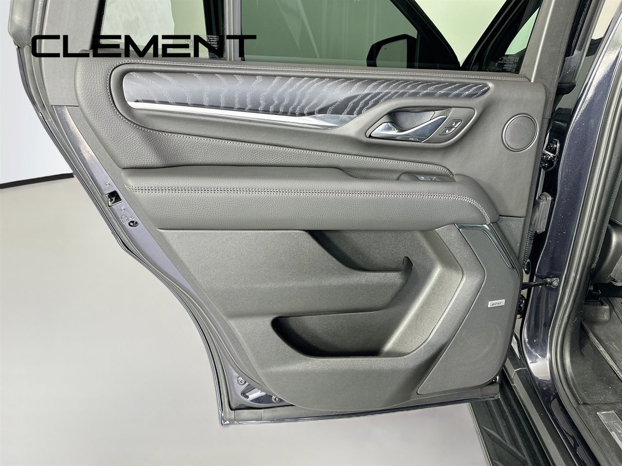 Used 2024 GMC Yukon Denali AWD/4WD image 32
