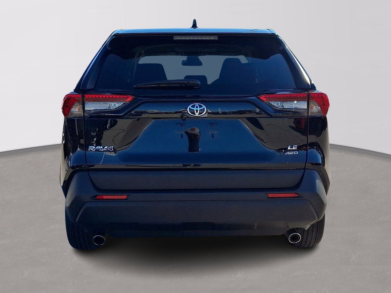 Used 2025 Toyota RAV4 LE image 5