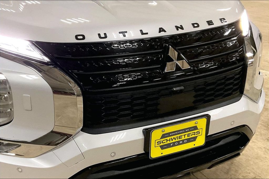 Used 2023 Mitsubishi Outlander SE AWD/4WD image 29