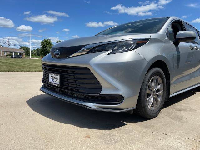 Used 2021 Toyota Sienna LE FWD image 15